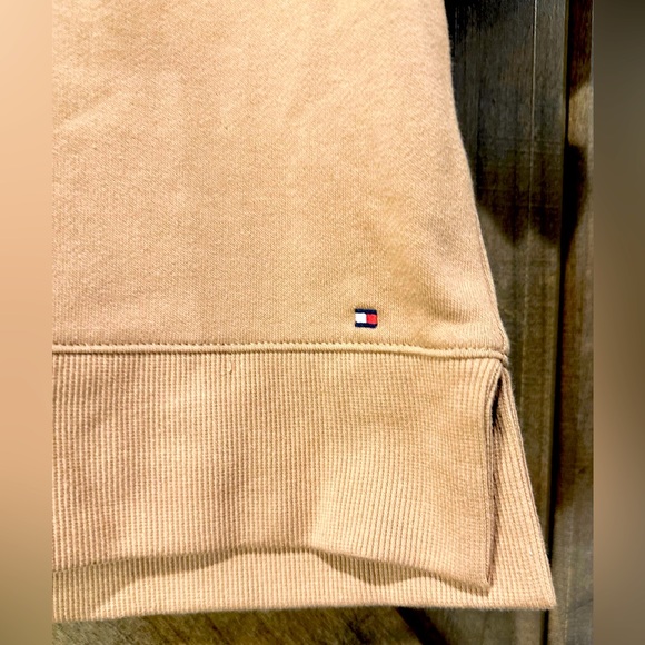 NWOT Tommy Hilfiger Tan Plaid Sleeve Terry Top Sz M - Picture 8 of 12
